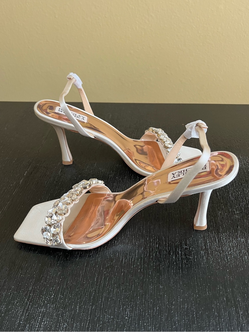 Badgley Mischka Leanna Ivory Satin Crystal Embellished Slingback Heels. US 11 M